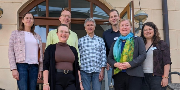 Das Projektteam von links nach rechts: Jun.-Prof. Dr. Daniela Schmitz, Olga Wagner, Prof. Dr. Uwe Wilkesmann, Manfred Fiedler, Jan-Hendrik Ortloff, Prof. Dr. Liudvika Leišytė, Dr. Anna-Lena Rose.